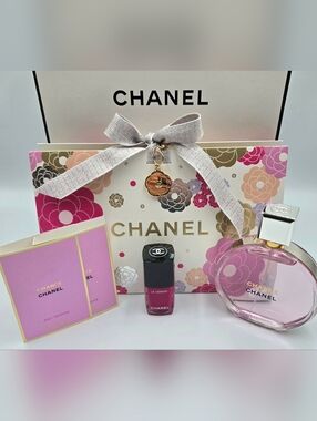 CHANEL CHANCE EAU TENDRE BUNDLE: EDP 3.4 OZ +DIVA Nail Polish + Bonus +Charm New